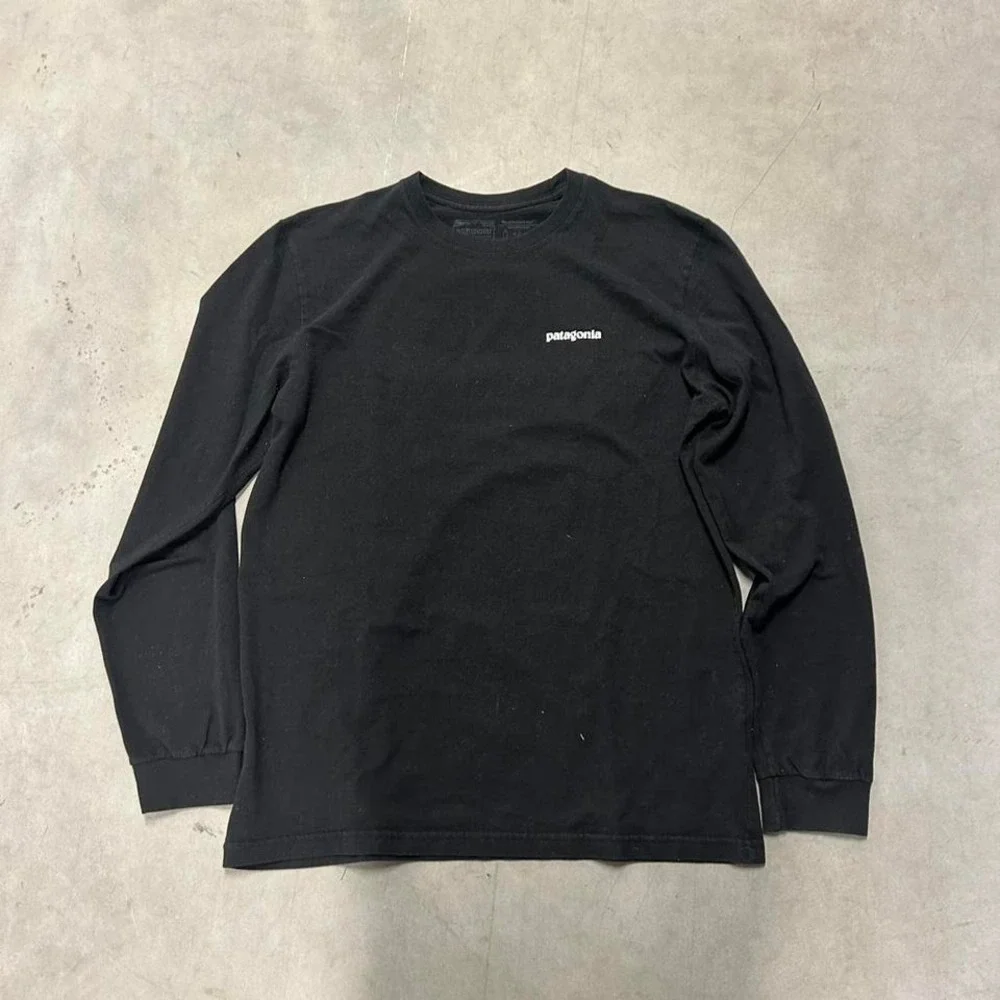 Black Patagonia Long Sleeve Shirt‎